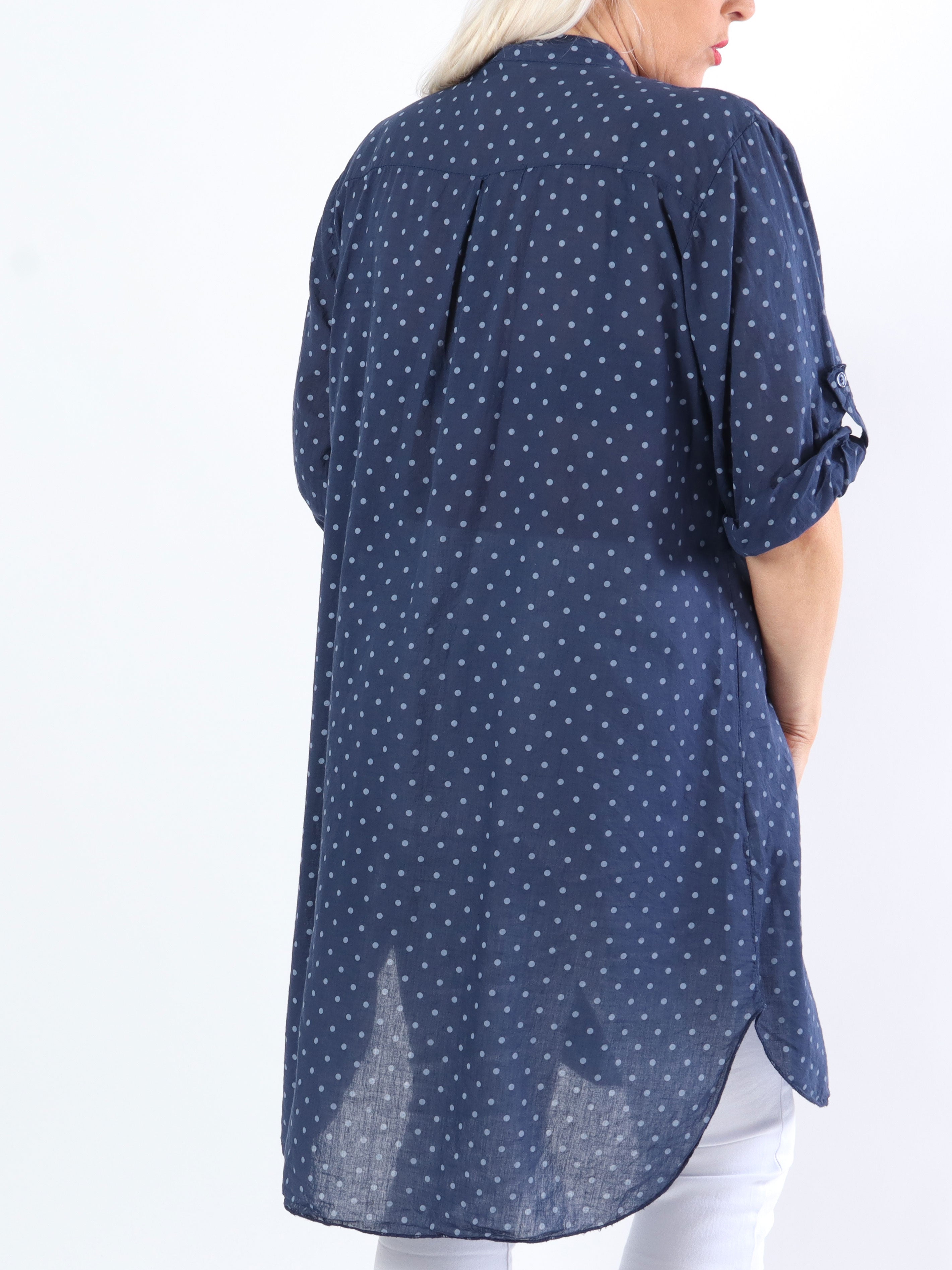 Linda - Plus size skjorta i bomull med små prickar